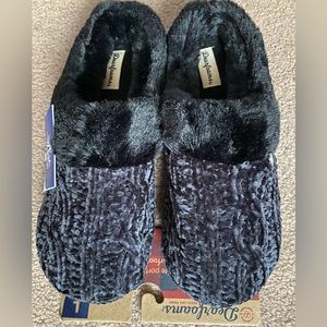 Dearfoams Slippers - Size 9/10